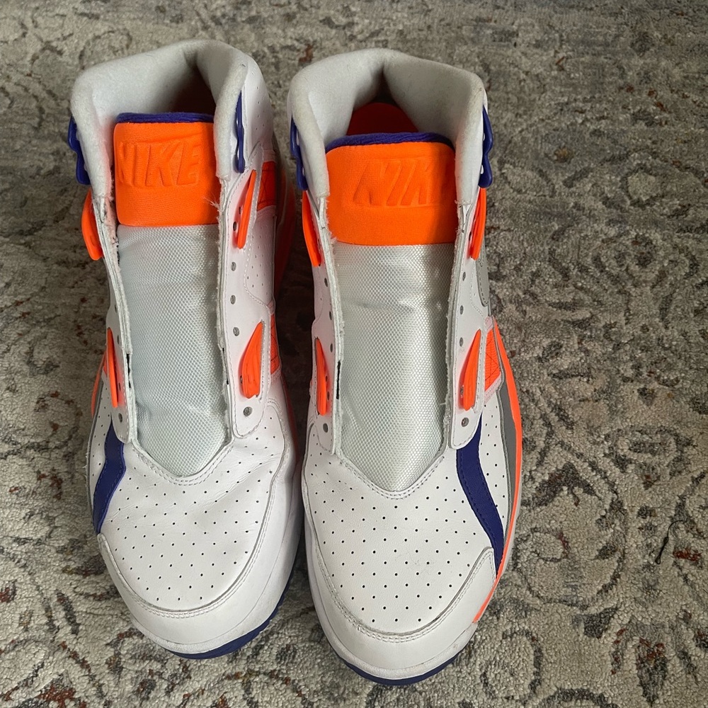 Nike 9.5 M